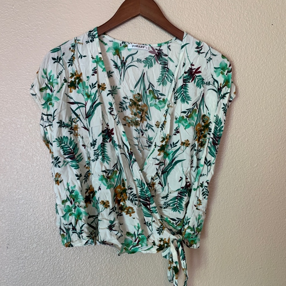 Torary brand wrap top